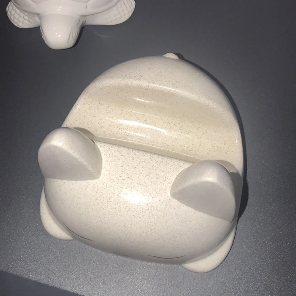 NWT Kitty Cat Lid Holder in White color